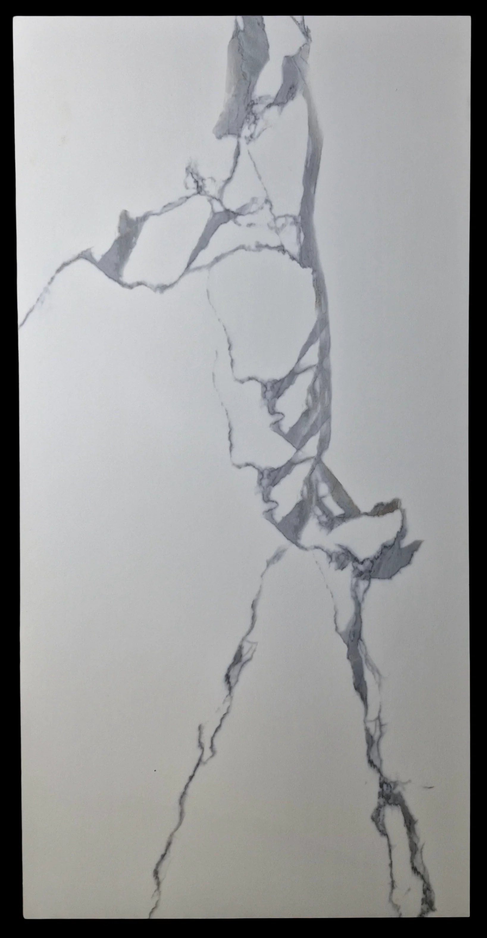 WHITE MAGESTIC STATUARIO CARVING