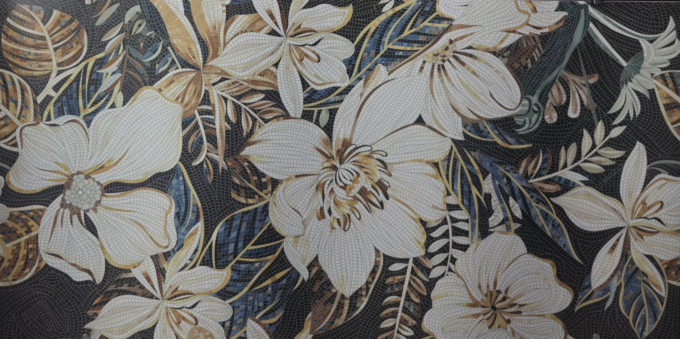REGAL BLOOM WALLPAPER  - thumb 3