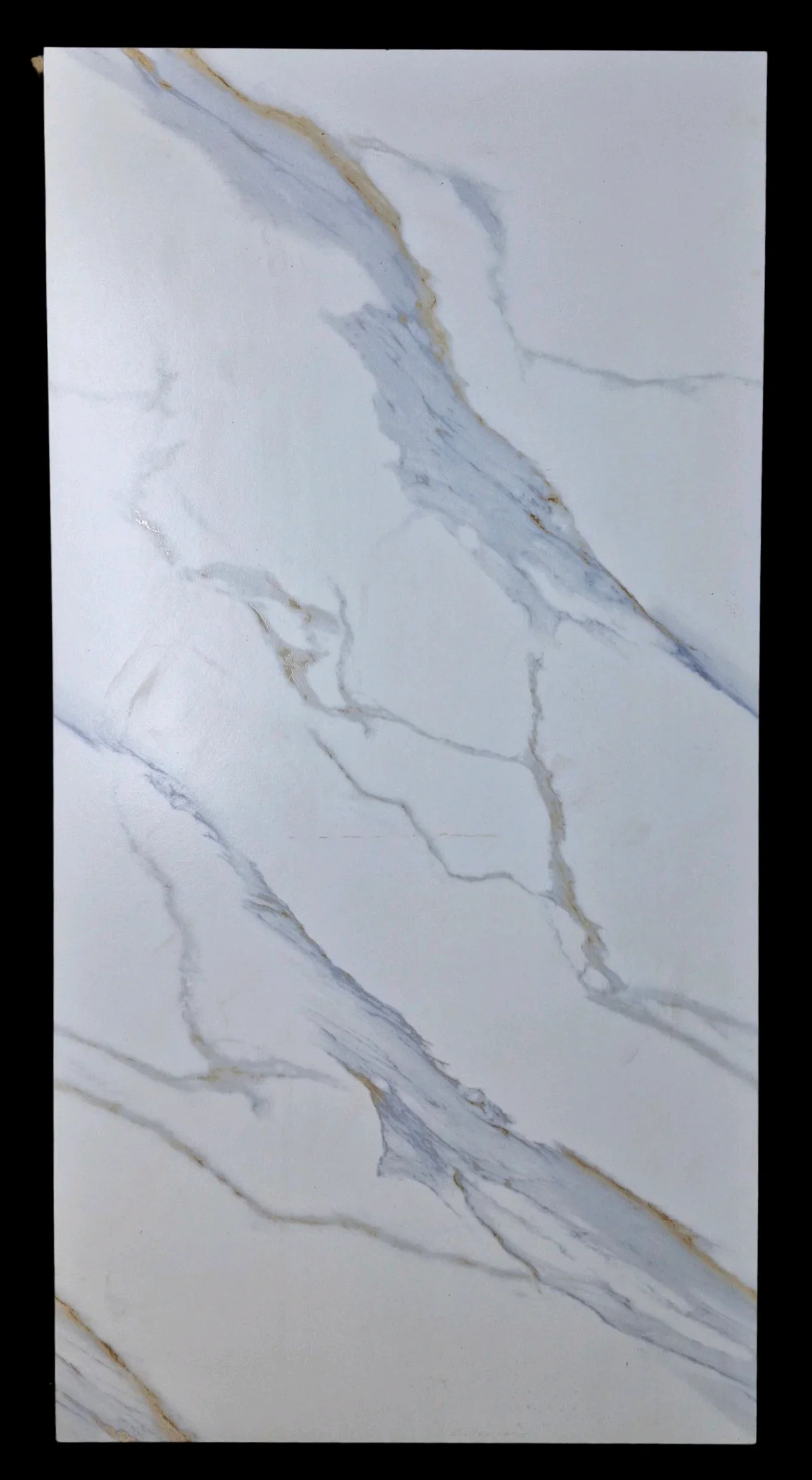 PLATINUM STATUARIO ENDLESS CARVING 