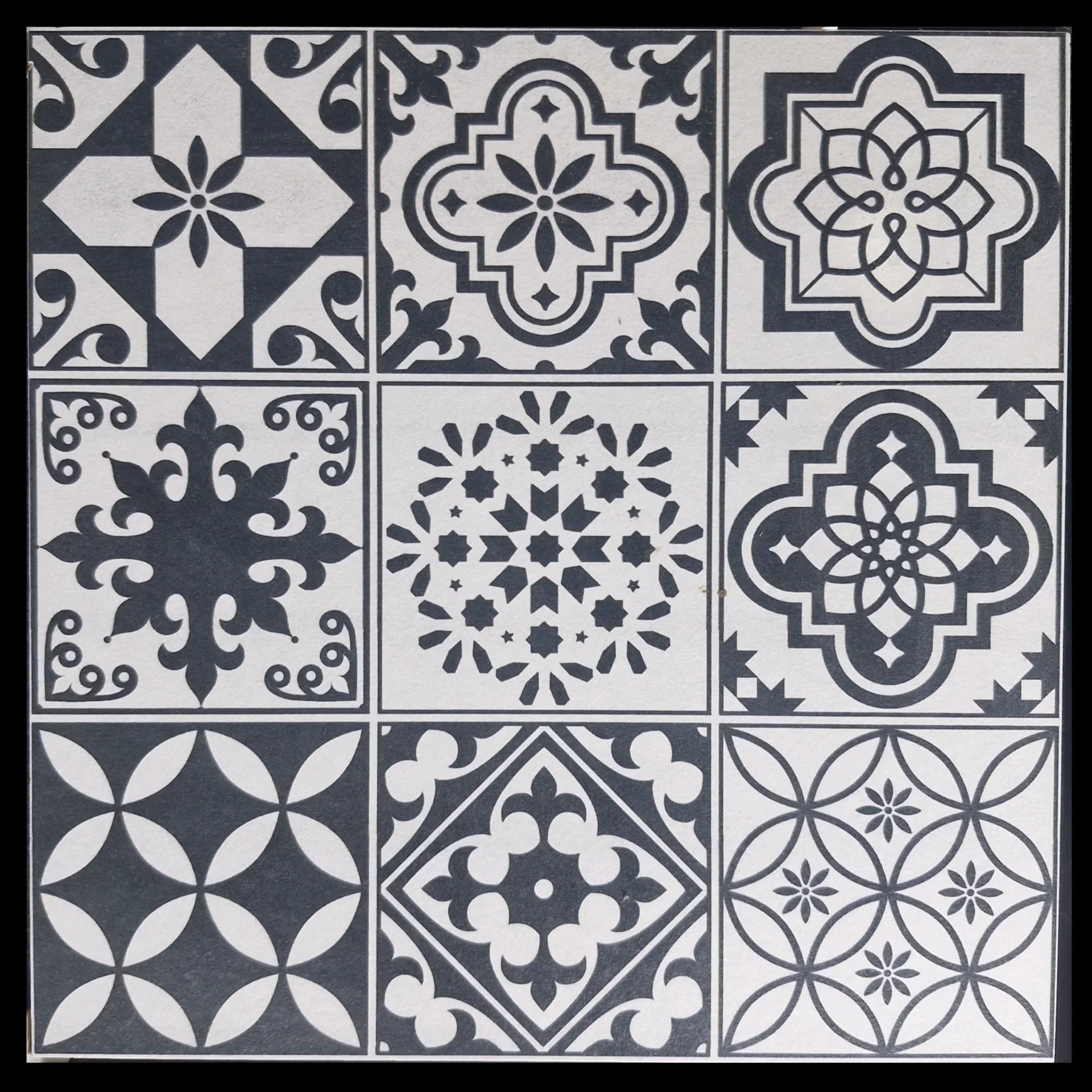 HP B & W ZELLIGE MOROCCAN  - thumb 2