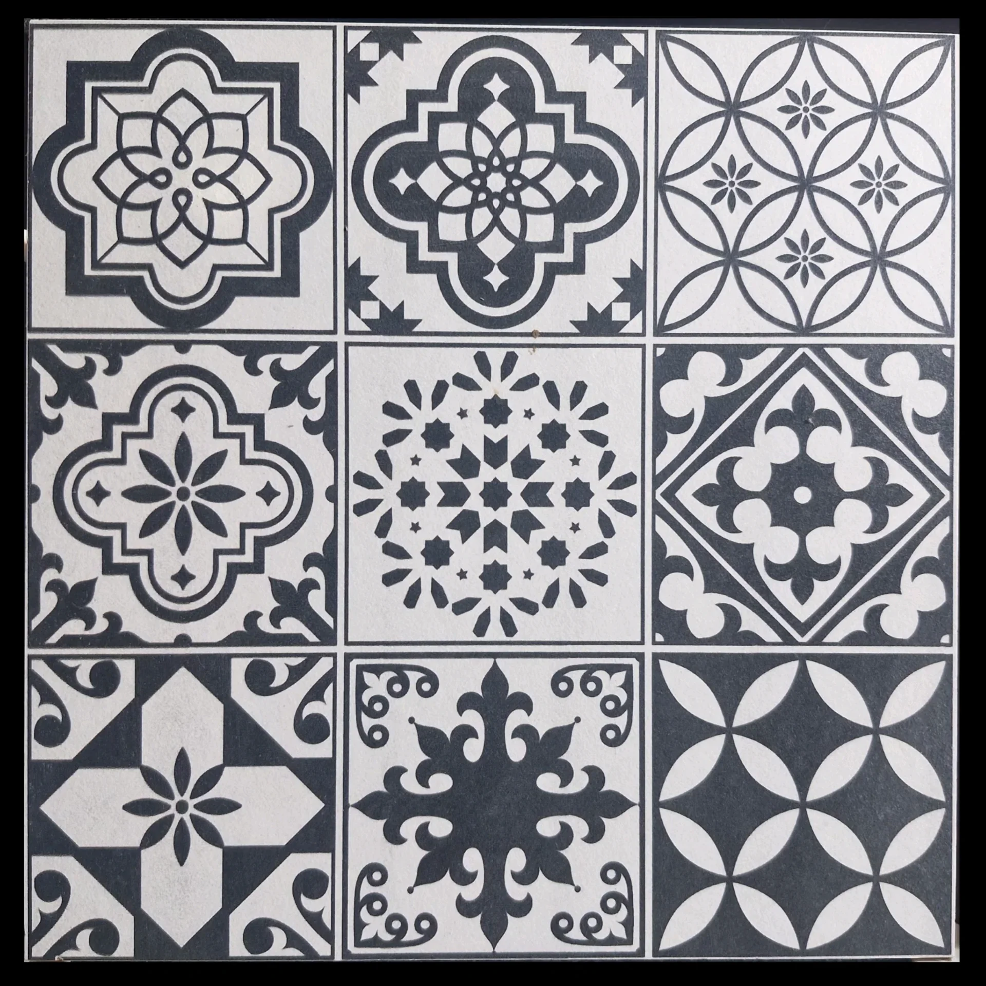 HP B & W ZELLIGE MOROCCAN  - thumb 3