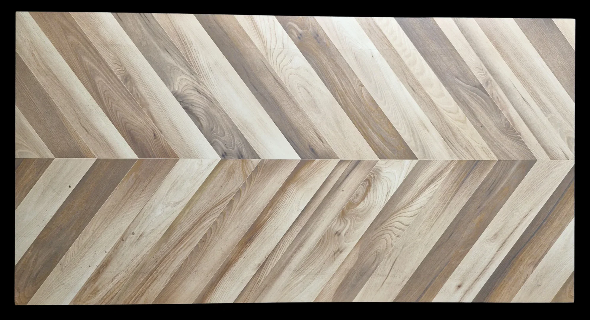 MAPLE WOOD CHEVRON CARVING  - thumb 4