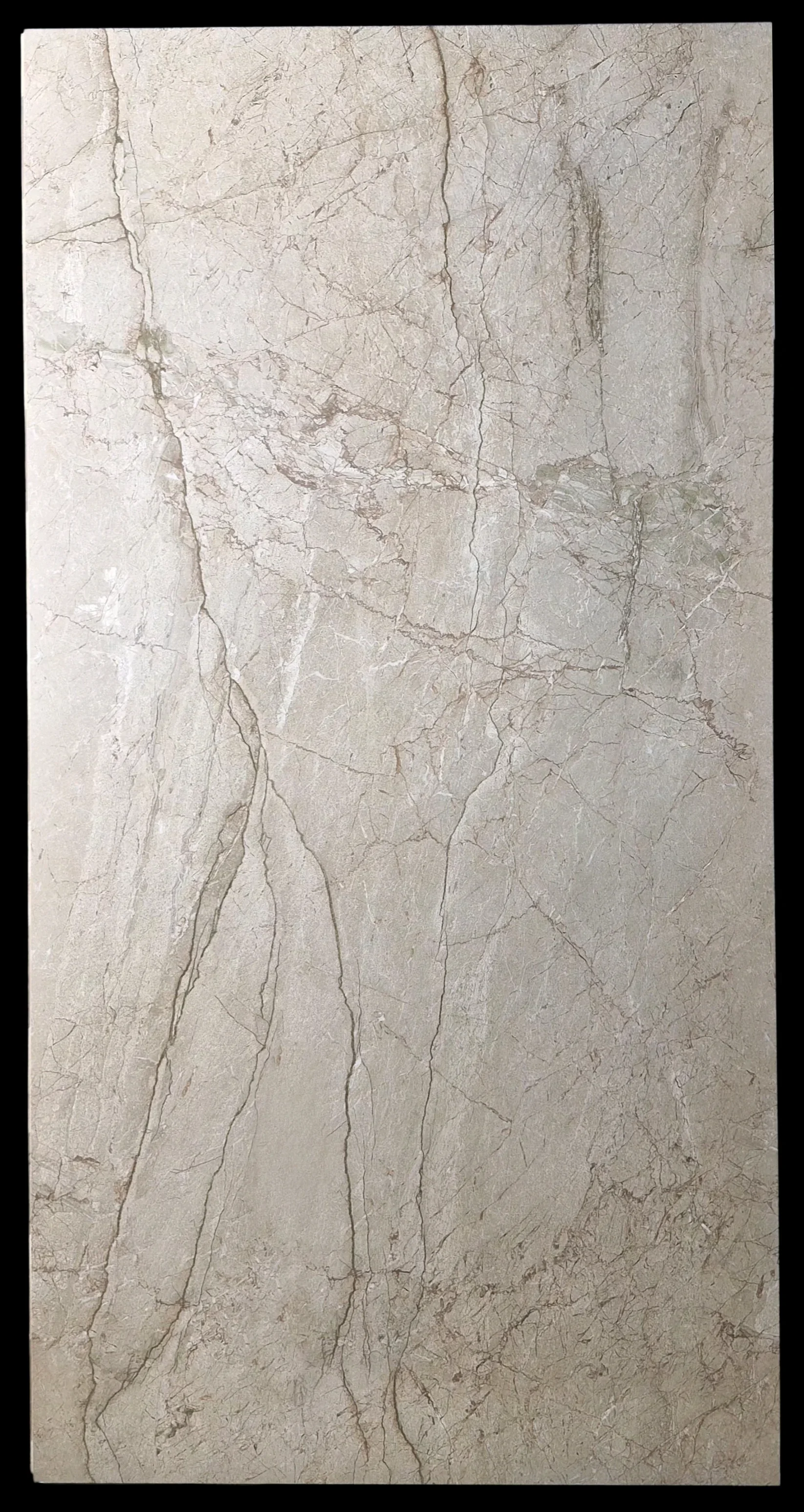 CHESTUNT RIVERSTONE ENDLESS CARVING  - thumb 1